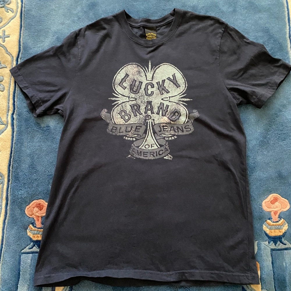 Unisex. Awesome Lucky Brand tee shirt! Size M
